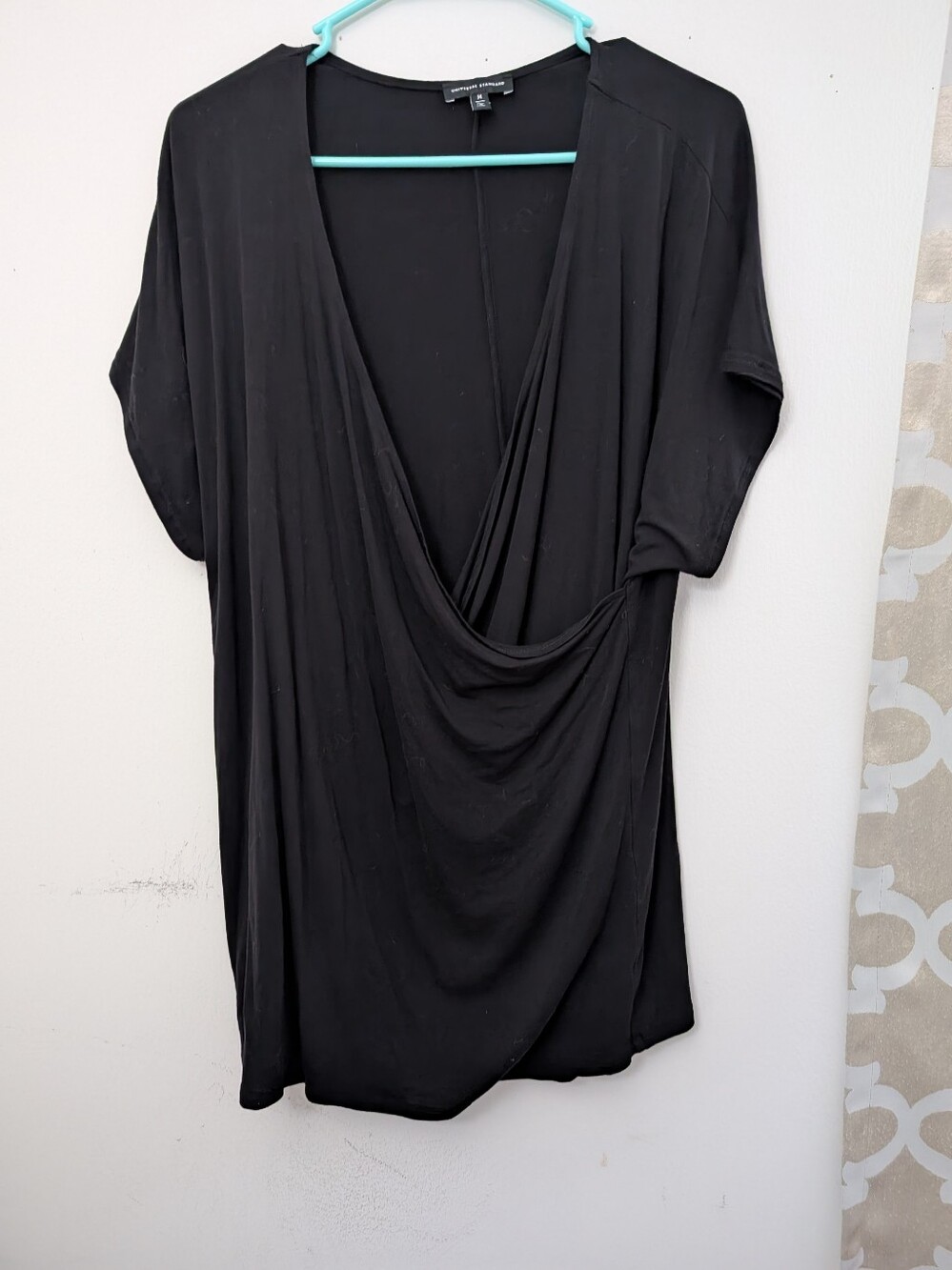 Universal Standard Liquid Stretch Crossover Front Top